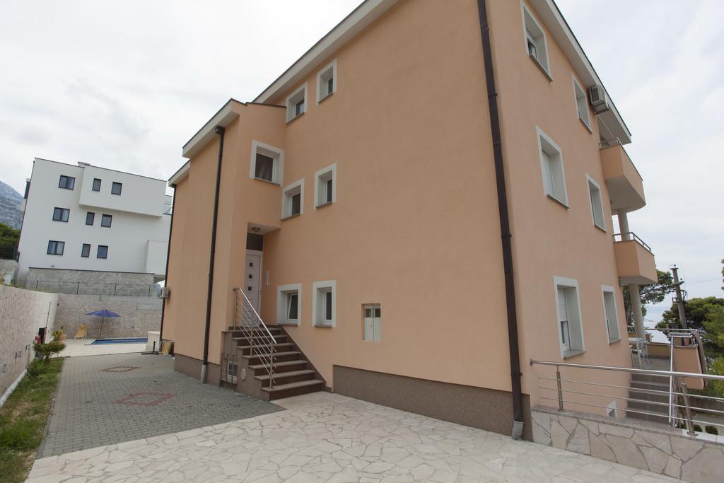 Apartments Damjanovic Макарска Экстерьер фото